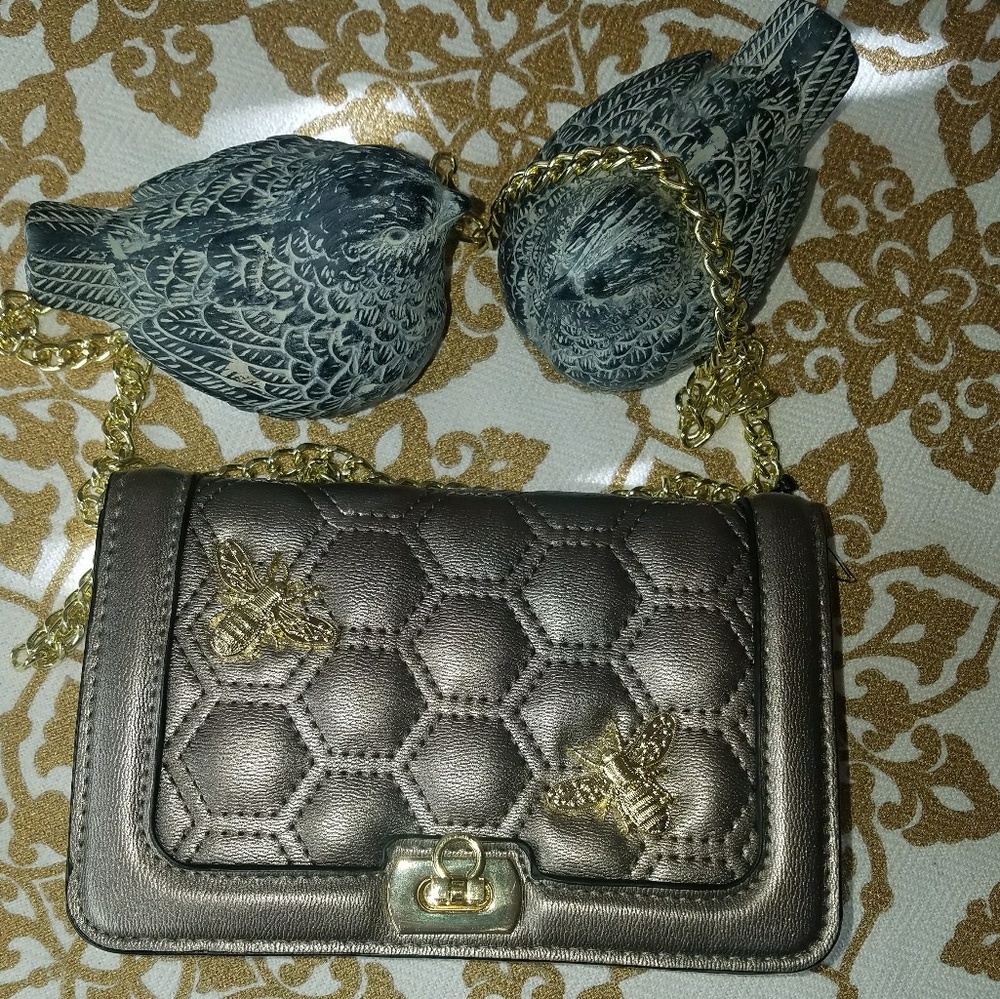 QUEEN BEE Merona Crossbody NWOT